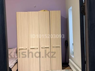 Отдельный дом · 2 комнаты · 100 м² · 9 сот., мкр Самал-2, Бисен Саппаева 23 за 250 000 ₸ в Атырау