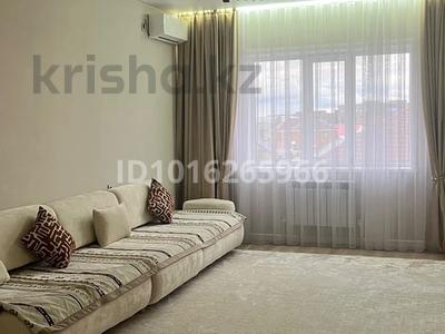 3-бөлмелі пәтер · 100 м² · 3/3 қабат, Жаңа орда ш/а., Есенберлина 31 — Многопрофильная больница, бағасы: 53 млн ₸ в Уральске, мкр Жана Орда