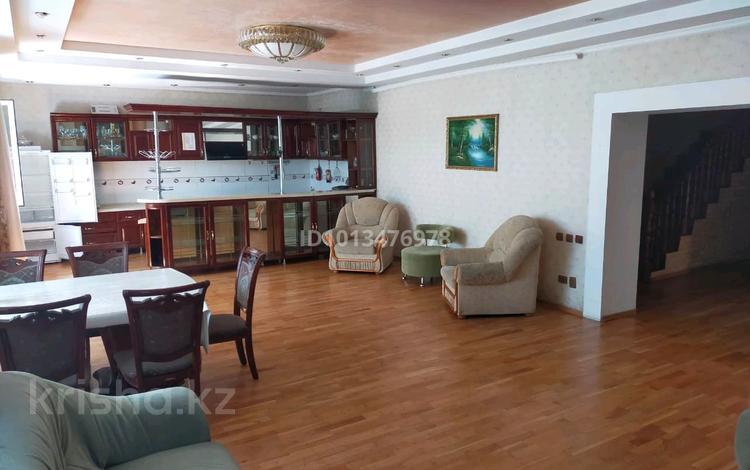 Жеке үй · 5 бөлме · 375 м², Карбая Мусабаева 27, бағасы: 80 000 ₸ в Бурабае — фото 2