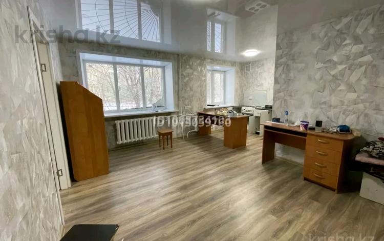 2-бөлмелі пәтер · 50 м² · 1/5 қабат, Крылова 79, бағасы: 200 000 ₸ в Усть-Каменогорске — фото 2