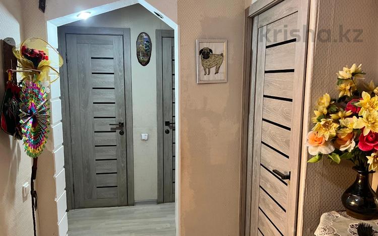 3-комнатная квартира · 64.8 м² · 3/5 этаж, Юность за 23 млн 〒 в Семее — фото 2