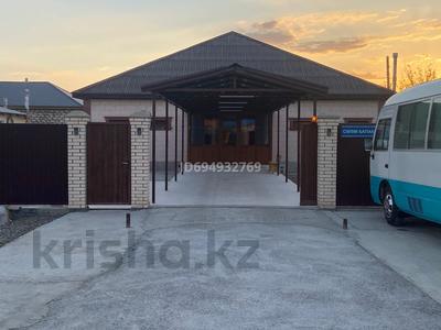 Продажа домов и дачи в Атырауской обл.: Отдельный дом · 5 комнат · 220 м² · 10 сот., Оркен - 2, С. Капакова 73 за 65 млн 〒 Отдельный дом · 5 комнат · 220 м² · 10 сот., Оркен - 2, С. Капакова 73 за 65 млн 〒 в Атырау