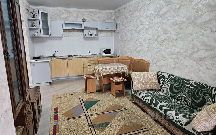 1-комнатная квартира, 42 м², 6/6 этаж, мкр Айнабулак-2 40А за 23 млн 〒 в Алматы, Жетысуский р-н — фото 2