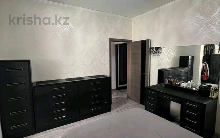 3-комнатная квартира, 75 м², 3/9 этаж, мкр Аксай-2 52