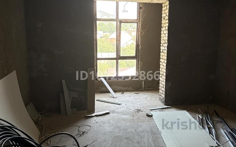2-бөлмелі пәтер · 78.3 м² · 5/5 қабат, жанибекова 15 — по улице Жанибекова между Байдибек би и Байтерекова, бағасы: 34.2 млн ₸ в Шымкенте, Аль-Фарабийский р-н — фото 2
