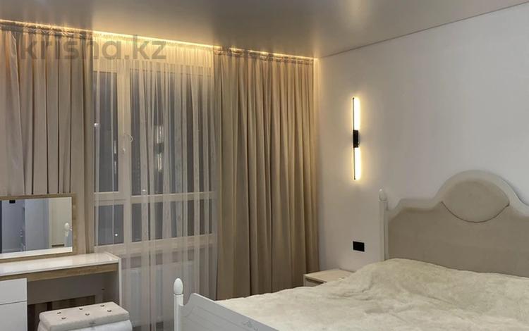 2-комнатная квартира · 75 м² · 8/12 этаж, мкр Акжайык, Байдибек би 113/3 за 300 000 ₸ в Шымкенте, Абайский р-н — фото 2
