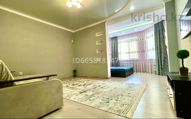 1-бөлмелі пәтер · 50 м² · 1/5 қабат, Батыс 2 9/3, бағасы: 13 000 ₸ в Актобе — фото 2