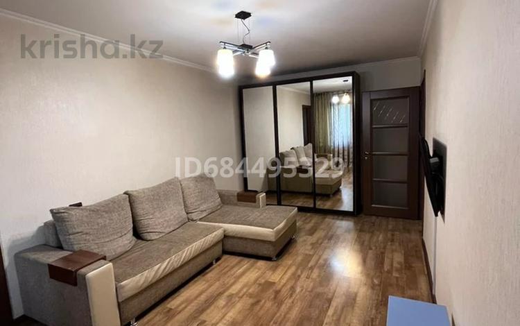 2-комнатная квартира · 45 м² · 3/5 этаж, мкр Казахфильм за 300 000 ₸ в Алматы, Бостандыкский р-н — фото 2