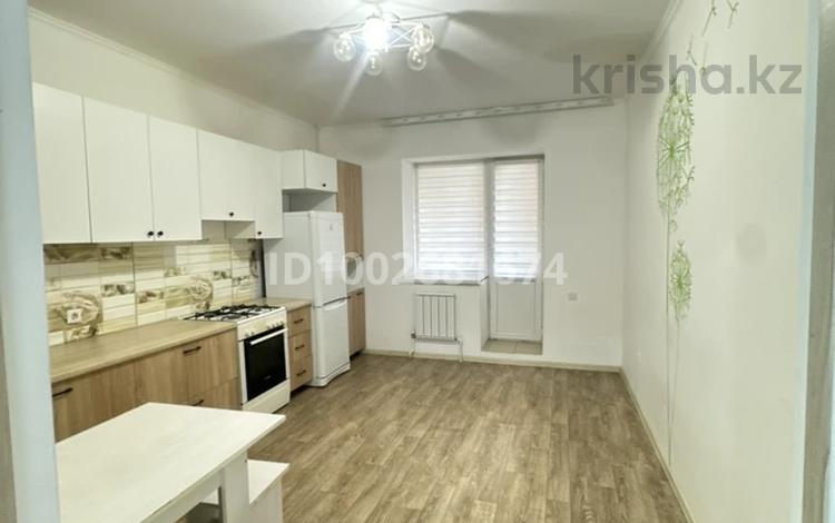 1-бөлмелі пәтер · 43 м² · 1/9 қабат, мкр. Алтын орда, Мкр. Батыс-2 1Г, бағасы: 16 млн ₸ в Актобе — фото 2