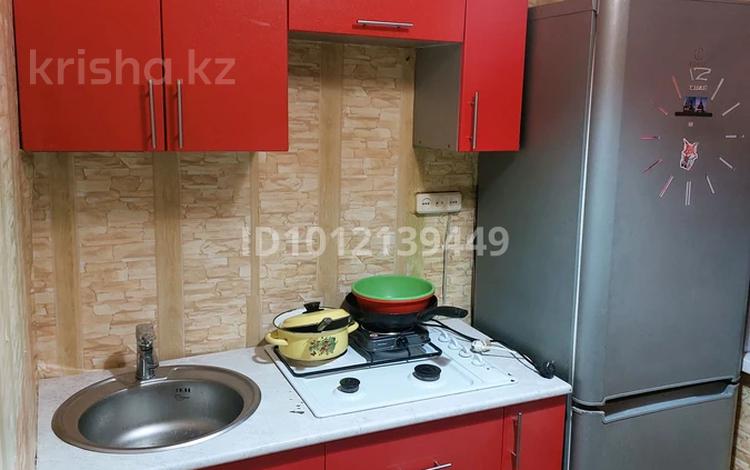 1-бөлмелі пәтер · 32 м² · 4/5 қабат, Майкудук, Майкудук, 15й микрорайон 1, бағасы: 6 млн ₸ в Караганде, Алихана Бокейханова р-н — фото 2