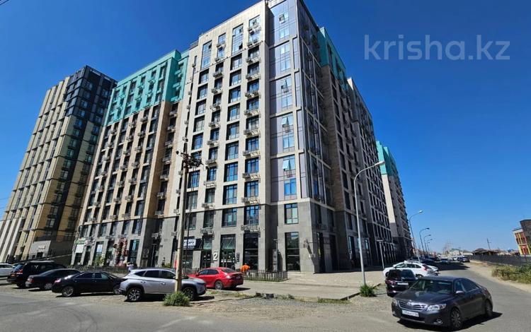 3-комнатная квартира, 110 м², 9/12 этаж помесячно, Пр.Тайманова 48 за 800 000 〒 в Атырау — фото 4