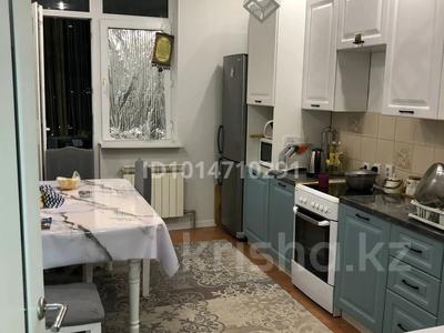 2-комнатная квартира · 70 м² · 17/25 этаж, мкр 11 112а — Абулхайр хана за 400 000 ₸ в Актобе