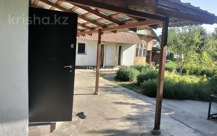 Отдельный дом · 3 комнаты · 80 м² · 12.98 сот., Центральная 14 — Дом находится в 100 метрах от свитофора за 24.5 млн 〒 в Карабулаке (п.Ключи) — фото 2
