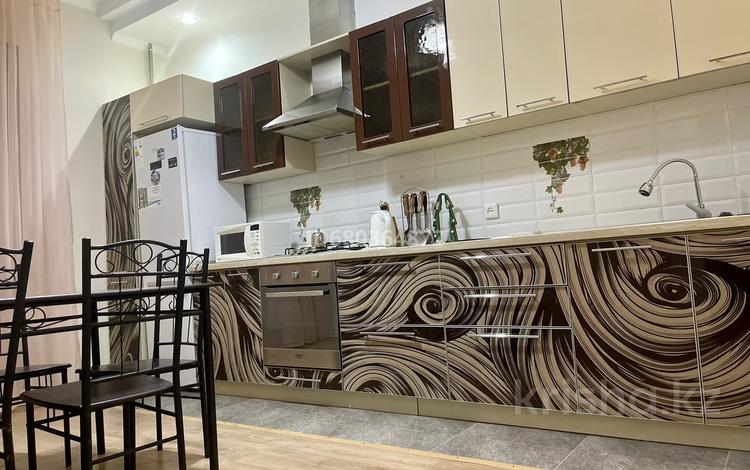 2-бөлмелі пәтер · 80 м² · 3/9 қабат, Валиханова 21, бағасы: 350 000 ₸ в Атырау — фото 10