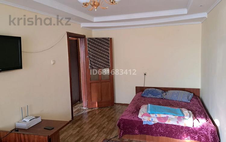 1-бөлмелі пәтер · 40 м² · 1/9 қабат, Стройтель 5, бағасы: 6 000 ₸ в Уральске — фото 2
