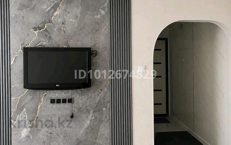 2-бөлмелі пәтер · 45 м² · 2/5 қабат, мкр Каратау 25, бағасы: 13 млн ₸ в Таразе — фото 3