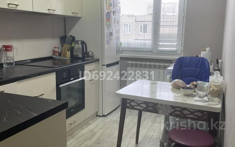 2-комнатная квартира · 44.2 м² · 5/5 этаж, мкр Юго-Восток, Университетская 15 — Каргу за 14.8 млн ₸ в Караганде, Казыбек би р-н — фото 2