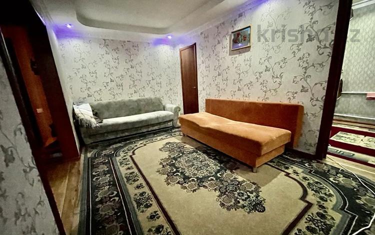 2-комнатная квартира, 39 м², 1/2 этаж, пр. Бухар-жырау за 10.8 млн 〒 в Караганде, Казыбек би р-н — фото 2
