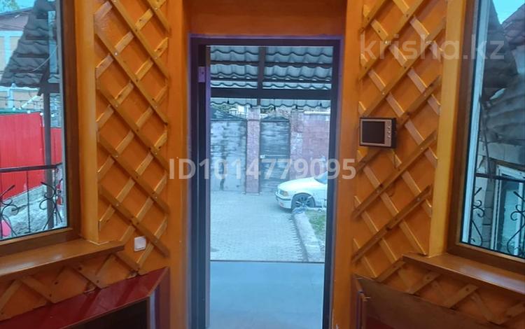 Дом · 6 комнат · 300 м², Куратова 63 — Райымбека Куратова за 100 000 ₸ в Алматы, Жетысуский р-н — фото 2