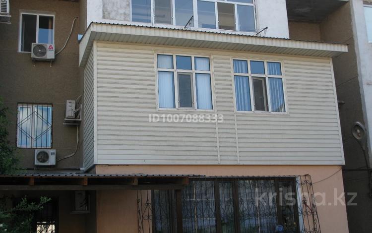 3-комнатная квартира · 75 м² · 2/3 этаж, 4-й микрорайон, 4-й микрорайон 17 — Уристем Кабылбекова за 27.5 млн ₸ в Шымкенте, Туран р-н — фото 2