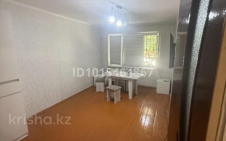 2-бөлмелі пәтер · 45 м² · 1/5 қабат, Акбулак ш/а. 5 — аватария, бағасы: 11.5 млн ₸ в Таразе, мкр Акбулак — фото 2
