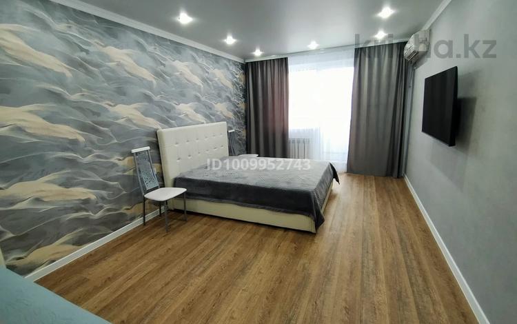 1-комнатная квартира · 42 м² · 4/9 этаж, 10 мкрн 2 за 25 000 ₸ в Аксае — фото 2
