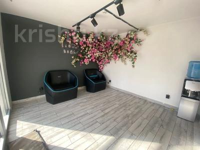 Офисы, салоны красоты, медцентры и аптеки · 58 м² за 43 млн 〒 в Шымкенте, Аль-Фарабийский р-н