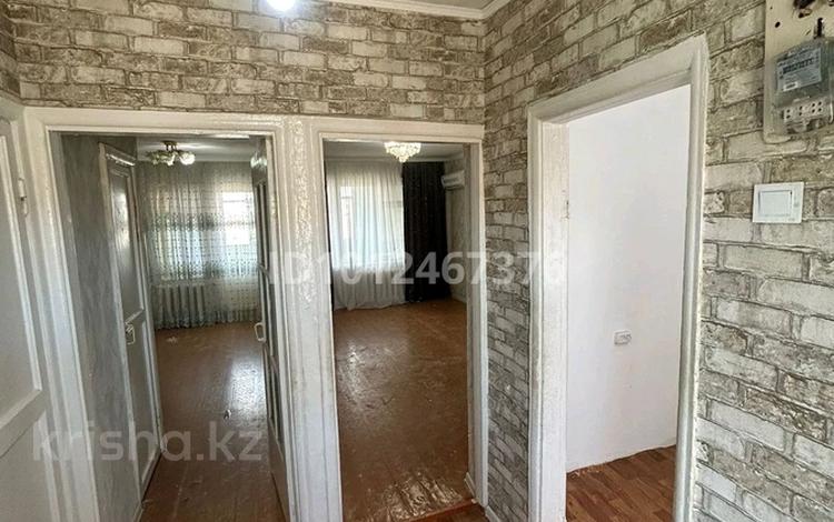 3-бөлмелі пәтер · 56 м² · 4/4 қабат, 2 микраон 20 дом — 2 ой школы, бағасы: 10 млн ₸ в Жанаозен — фото 2
