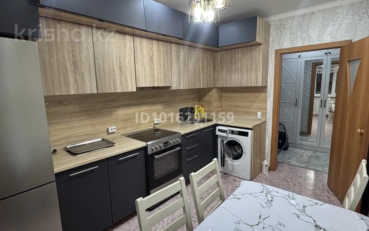 2-комнатная квартира · 61.3 м² · 9/9 этаж, Карагайлы 48 за 250 000 ₸ в Семее — фото 2