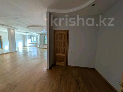 3-бөлмелі пәтер · 176 м² · 2/9 қабат, Фурманова, бағасы: 175 млн ₸ в Алматы, Медеуский р-н