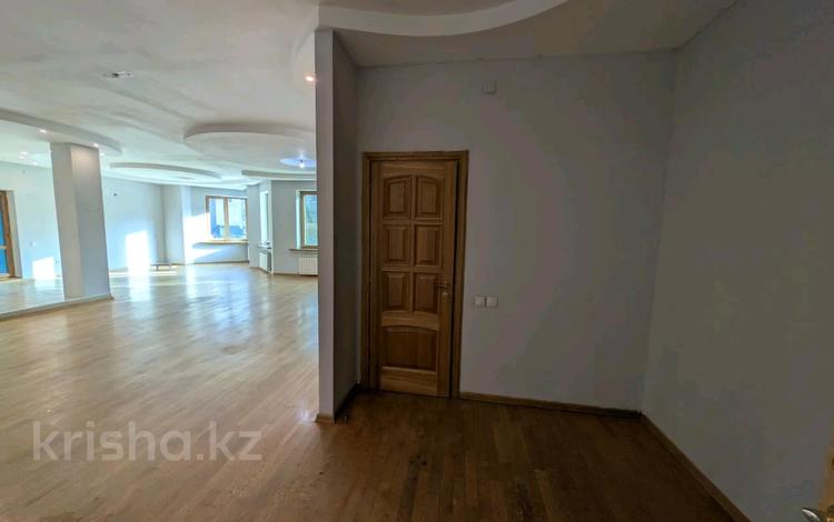 3-комнатная квартира · 176 м² · 2/9 этаж, Фурманова за 175 млн ₸ в Алматы, Медеуский р-н — фото 2