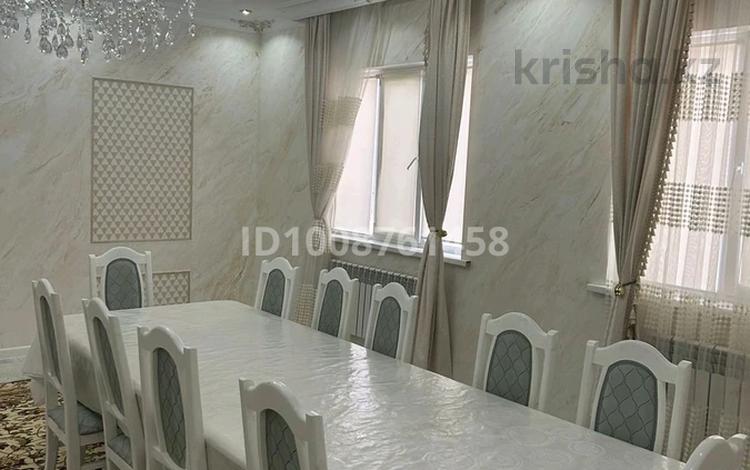 Отдельный дом · 6 комнат · 240 м² · 10 сот., мкр Самал-2, 29 проезд 3 — Мкр самал за 850 000 ₸ в Атырау — фото 2