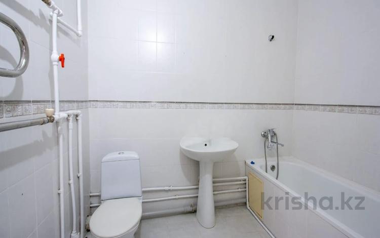 2-бөлмелі пәтер · 53 м² · 3/9 қабат, мкр Аксай-1А, бағасы: 30 млн ₸ в Алматы, Ауэзовский р-н — фото 2