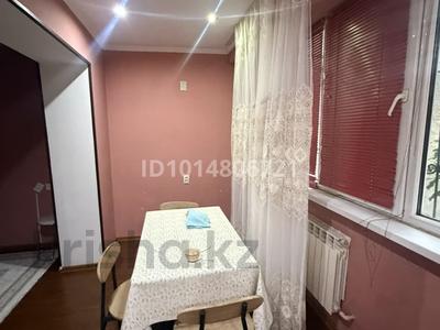2-комнатная квартира · 59 м² · 1/5 этаж, 11-й микрорайон — Стекляшка за 190 000 ₸ в Шымкенте, Енбекшинский р-н