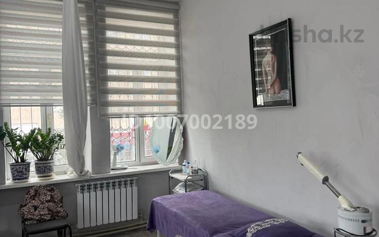 Салоны красоты · 27 м² за 55 000 ₸ в Алматы, Алмалинский р-н — фото 2
