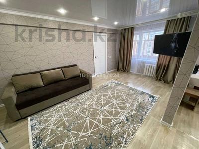2-бөлмелі пәтер · 48 м² · 2/5 қабат, Кабанбай батыра 93, бағасы: 18 000 ₸ в Усть-Каменогорске
