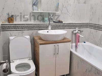Аренда квартир в Алматы: 1-комнатная квартира · 50 м² · 9/9 этаж, мкр Акбулак 31 — Момышулы Рыскулова за 220 000 〒 1-комнатная квартира · 50 м² · 9/9 этаж, мкр Акбулак 31 — Момышулы Рыскулова за 220 000 〒 в Алматы, Алатауский р-н