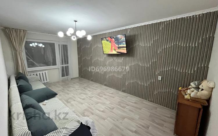 2-комнатная квартира · 44 м² · 2/5 этаж, Майкудук, 16ймикрорайон 3 за 11 млн ₸ в Караганде, Алихана Бокейханова р-н — фото 2
