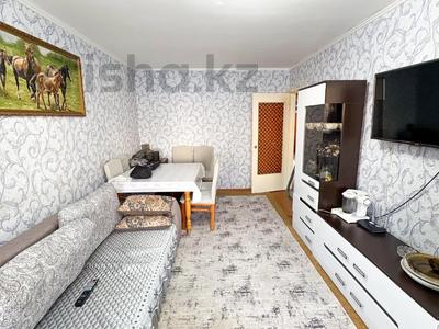 3-комнатная квартира · 60 м² · 1/5 этаж, 5 мкр за 18 млн 〒 в Талдыкоргане, мкр Самал