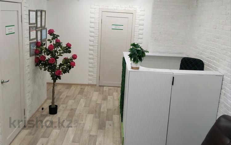 Свободное назначение, офисы, магазины и бутики, салоны красоты, медцентры и аптеки, образование, развлечения · 83 м² за 21.5 млн ₸ в  — фото 2