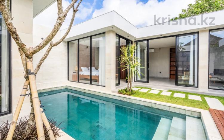 Отдельный дом · 4 комнаты · 180 м² · 2.5 сот., Букит 1 за ~ 152 млн 〒 в Кута — фото 2