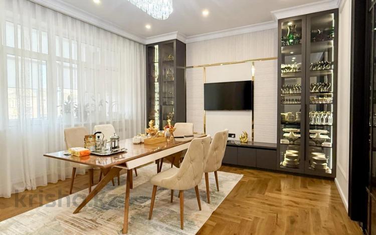 4-комнатная квартира · 200 м² · 4/5 этаж, Каратал за 140 млн ₸ в Талдыкоргане — фото 16
