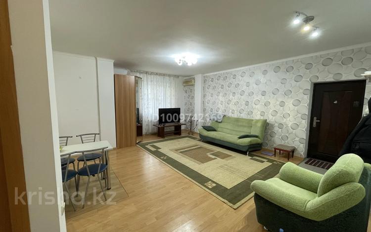 2-комнатная квартира · 63 м² · 6/9 этаж, мкр Сары Арка 40 за 250 000 ₸ в Атырау — фото 7