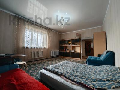 2-комнатная квартира, 70 м², 1/9 этаж, Бозтаева 128А за ~ 16 млн 〒 в Семее