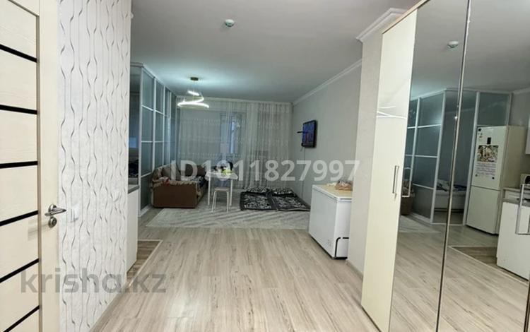 2-бөлмелі пәтер · 45 м² · 8/9 қабат, Коргалжынское ш. 23/1, бағасы: 24.5 млн ₸ в Астане, Есильский р-н — фото 2