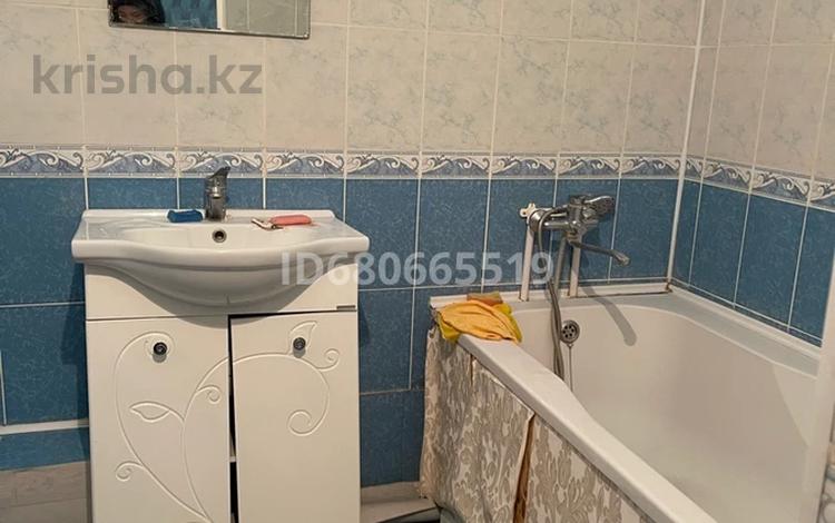 1-комнатная квартира · 80 м² · 7/25 этаж, мкр 12, Мкр 11 112б за 200 000 ₸ в Актобе — фото 2