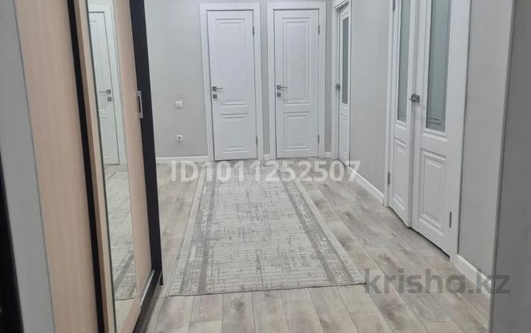 3-бөлмелі пәтер · 99 м² · 9/9 қабат, Нур Актобе 10, бағасы: 26 млн ₸ — фото 2