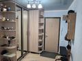 2-комнатная квартира · 56.4 м² · 2/5 этаж, мкр 4 9 — Рядом находятся гостиница «Виктория», супермаркет «Алтындар», КОС №27 за 21 млн ₸ в Уральске — фото 2