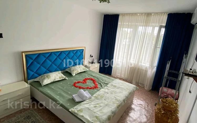 1-бөлмелі пәтер · 35 м² · 4/5 қабат, Атырау 4 10, бағасы: 2 000 ₸ в мкр Авангард-4 — фото 2