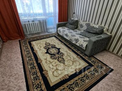 1-комнатная квартира, 32 м², 2/5 этаж по часам, Дулатова — Уранхаева за 1 500 〒 в Семее